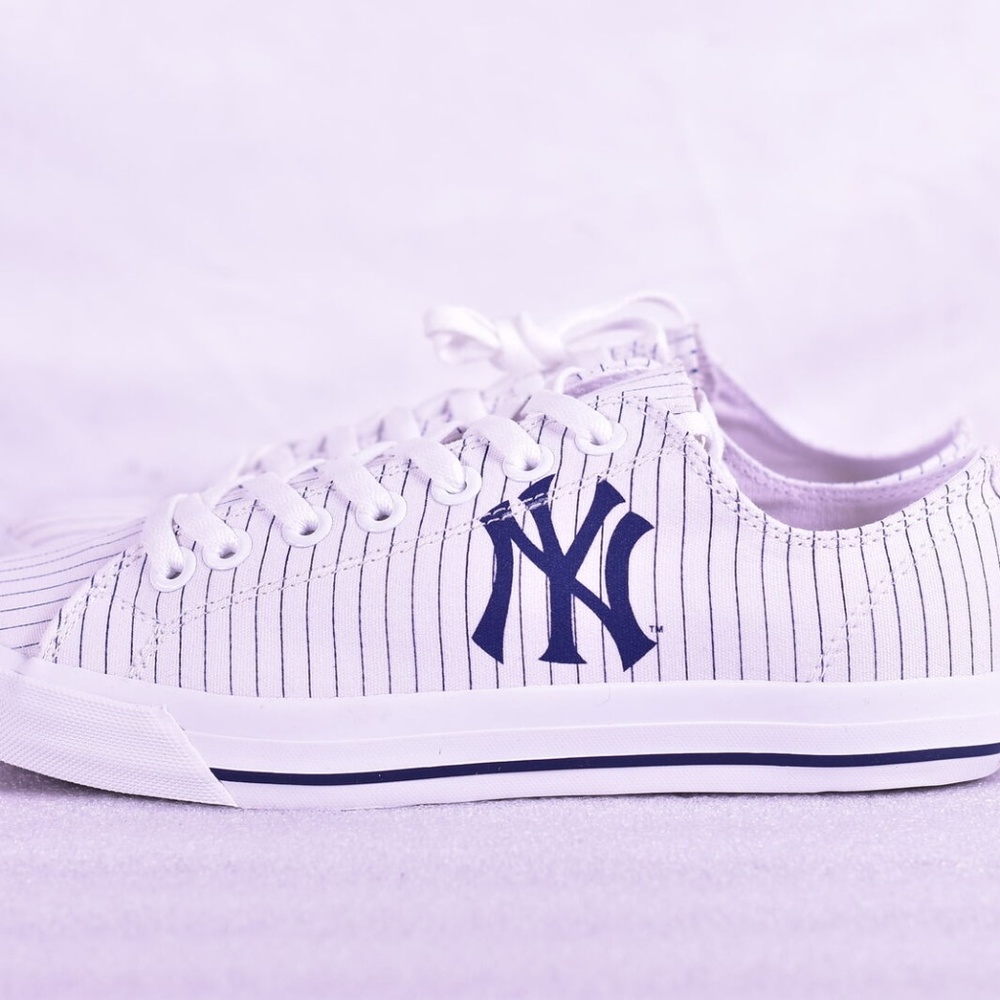 Row One New York Yankees Jersey Victory Sneakers - Picture 4 of 6